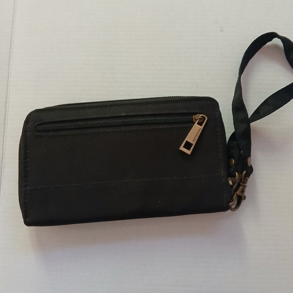 Travelon Women's Zip Around Wristlet Black Nylon RFID GUC - Picture 1 of 6